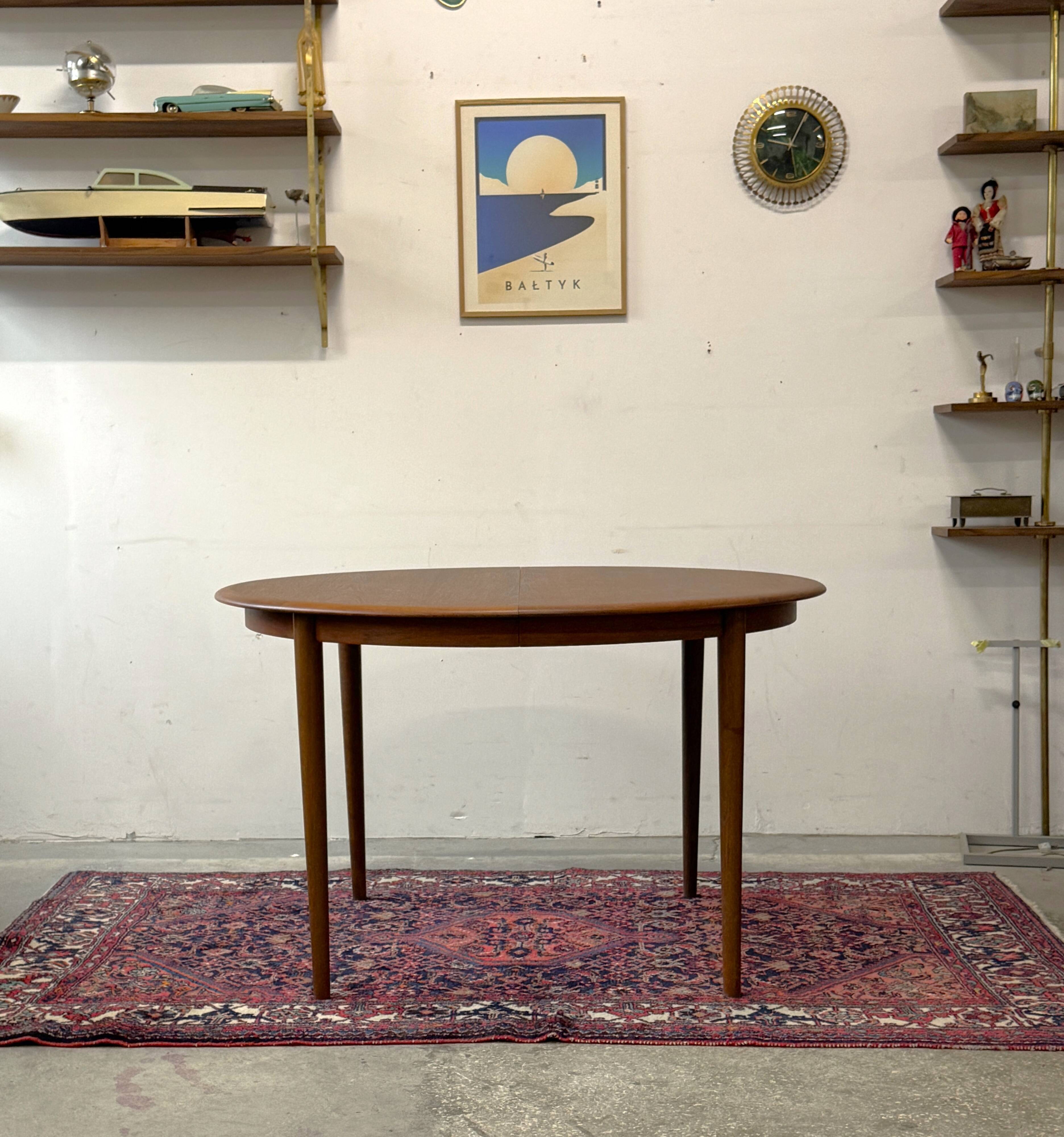 Extendable teak table, Denmark 1960s/1970s, mid-century modern, vintage