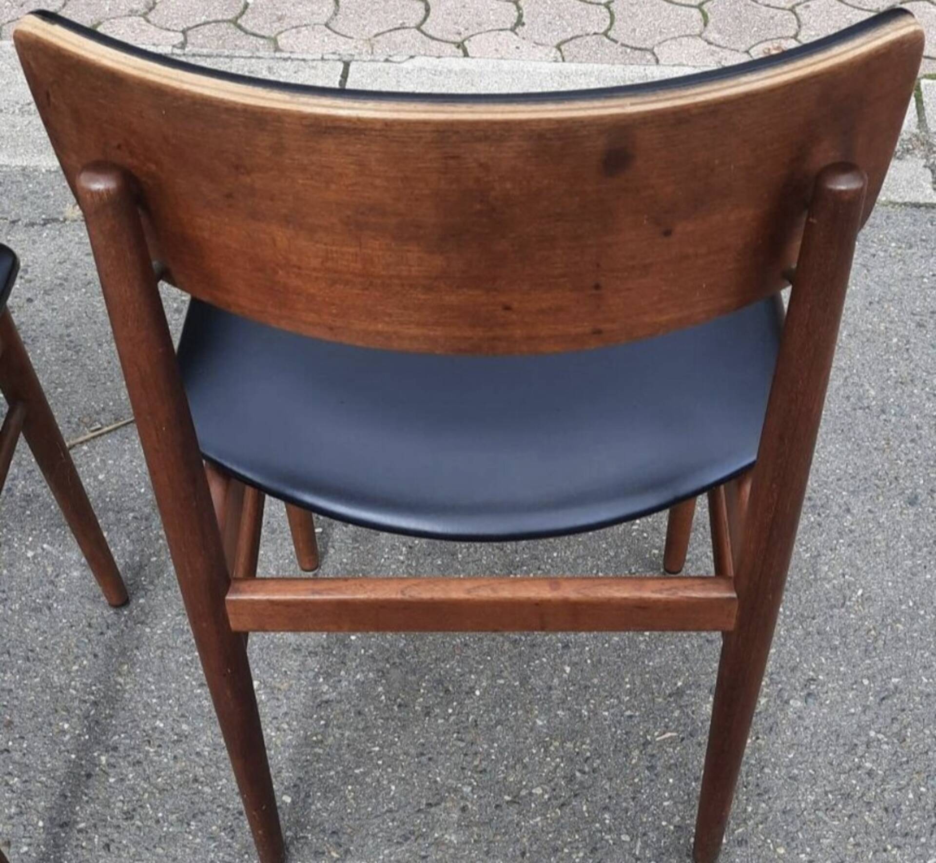 4 Scandinavian chairs in teak and black leatherette by Sven Chrobat Sax