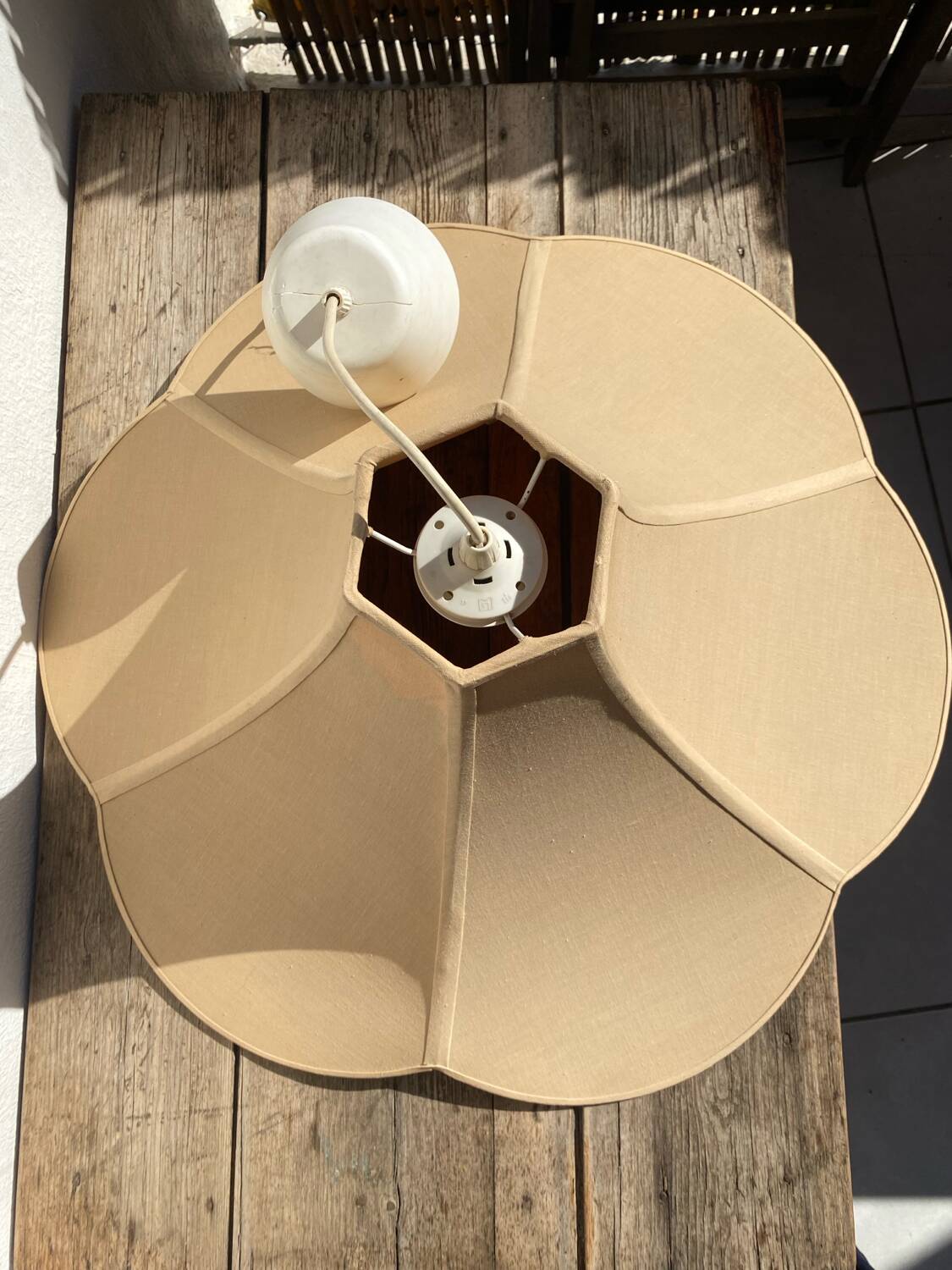 Large petal pendant in pink fabric