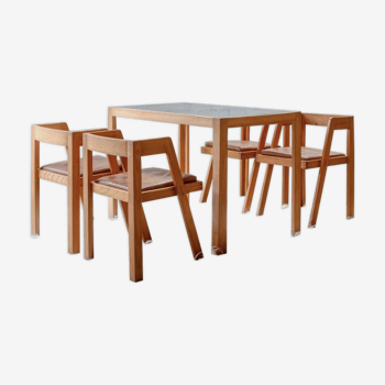 Ensemble de 4 chaises et table avec plateau en formica
