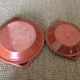 2 assiettes en terre cuite