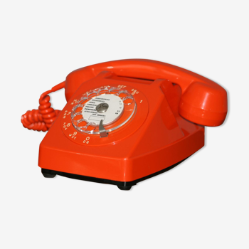 Téléphone vintage orange