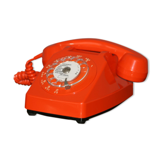 Téléphone vintage orange