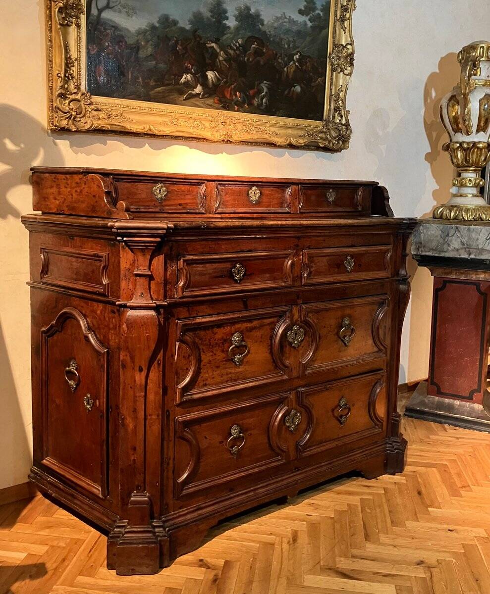 Rome-Vatican Baroque Walnut Chest of Drawers with Bronze Handles, 1600s