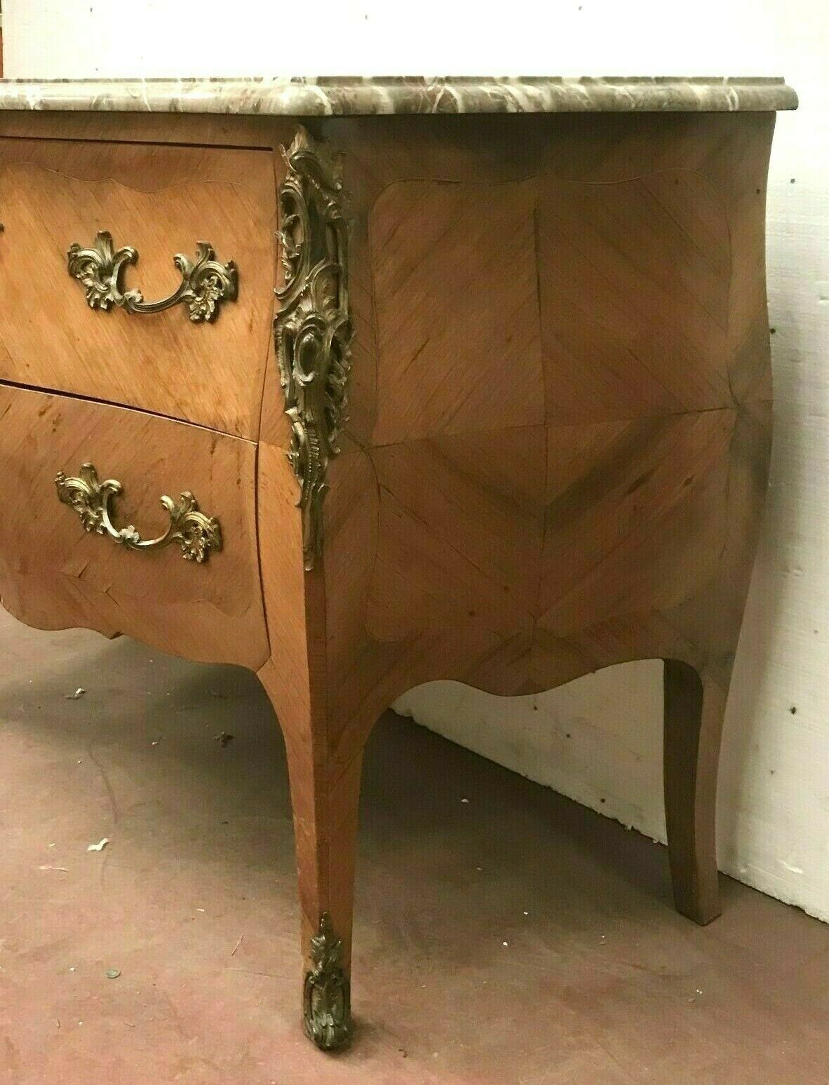 Louis XV-style Gabée chest of drawers in 20th century rosewood marquetry