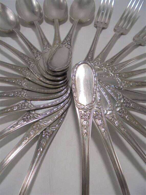 Set of 24 cutlery.