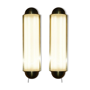 Pair of Art Deco wall sconces in brass and glass by Genet-Michon.