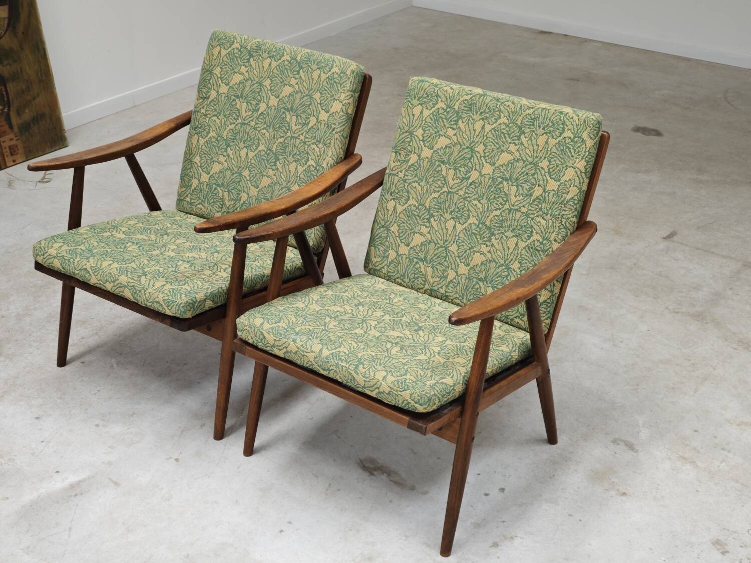 Pair of green flower boomerang armchairs by Antonin Suman for Ton (Thonet)