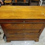 Louis Philippe commode from the mid-19th century, walnut.