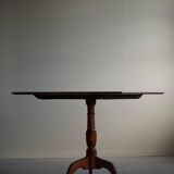 A Swedish folding table made of burl wood by Carl Hollst, Eskilstuna, 1787-1830.