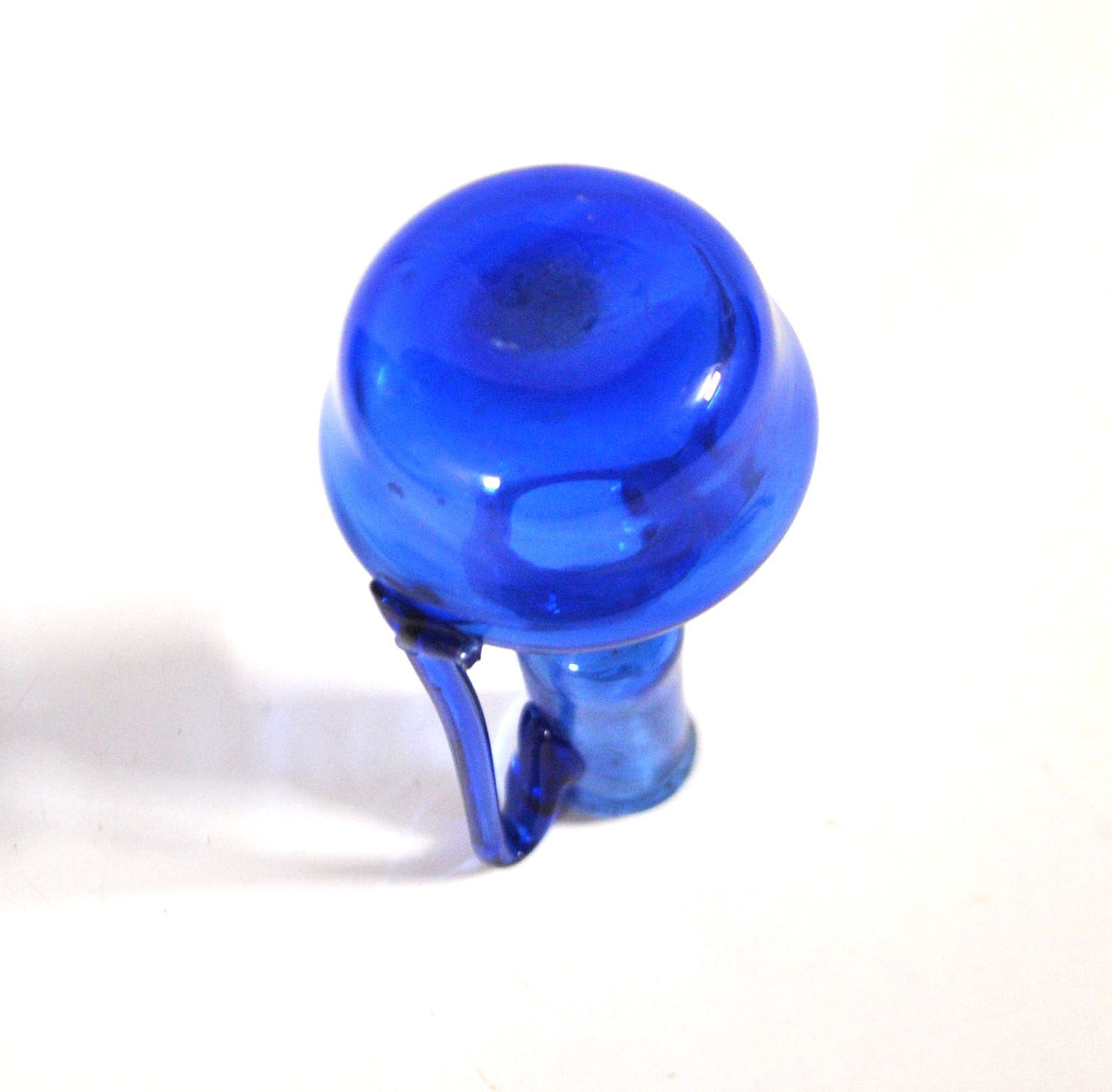 Miniature soliflore vase, antique blown glass in blue, craftsmanship from 1900.