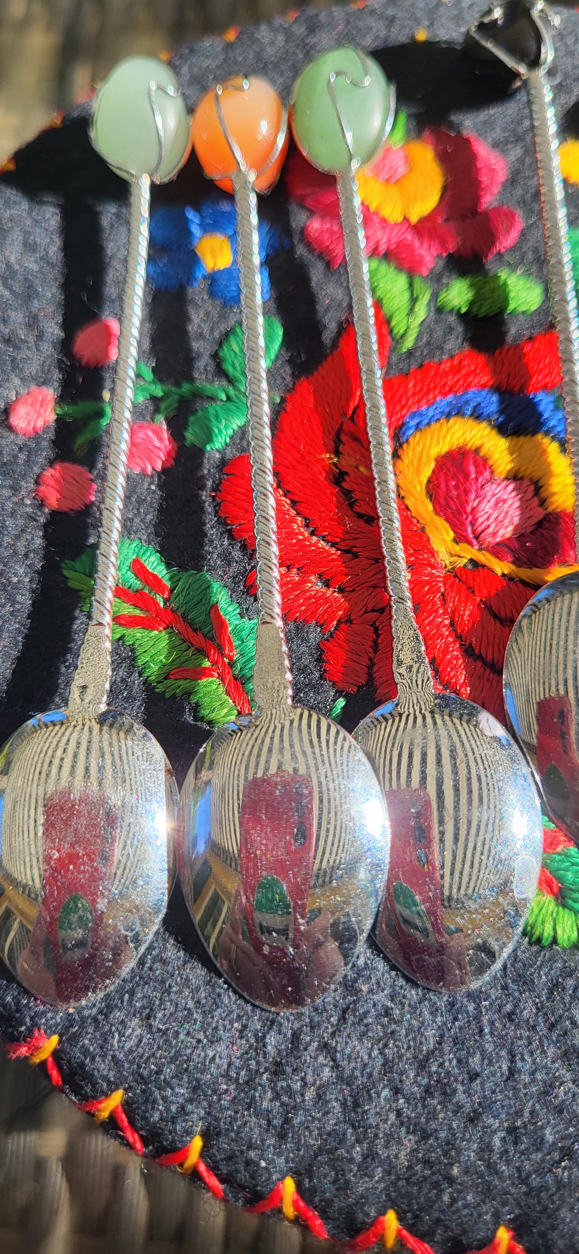 Lot of 6 vintage teaspoons with stones.