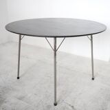 Arne Jacobsen table model 3600