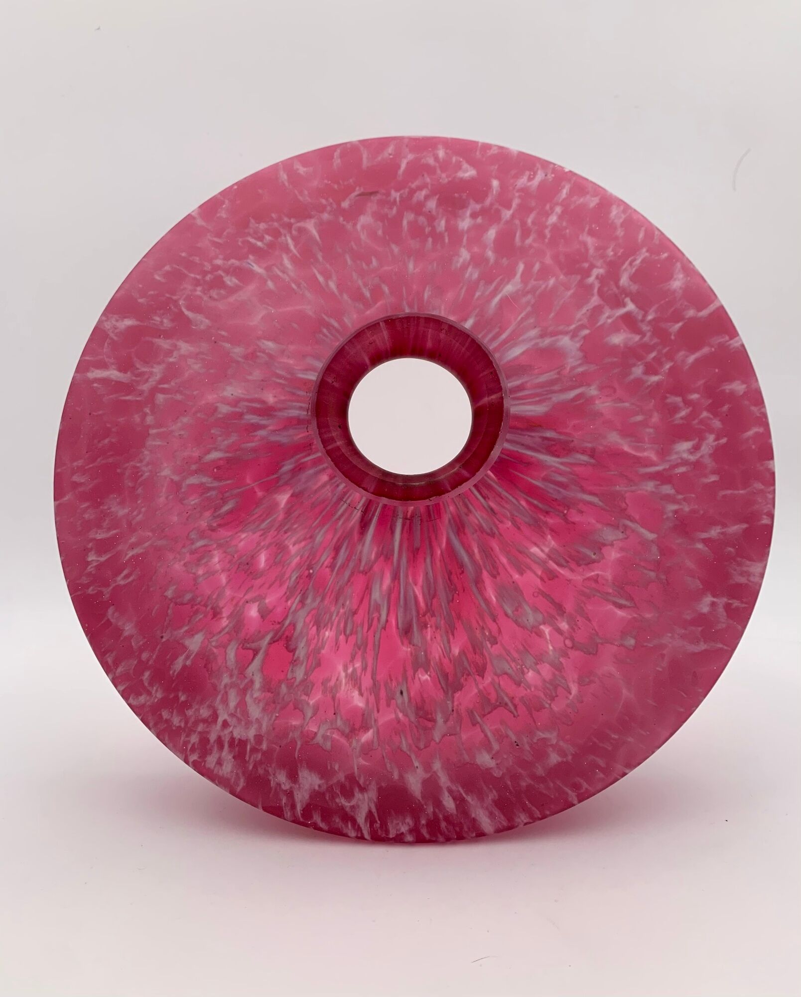 Vintage hanging in jaspé glass, dark pink - 1940s-1950s.