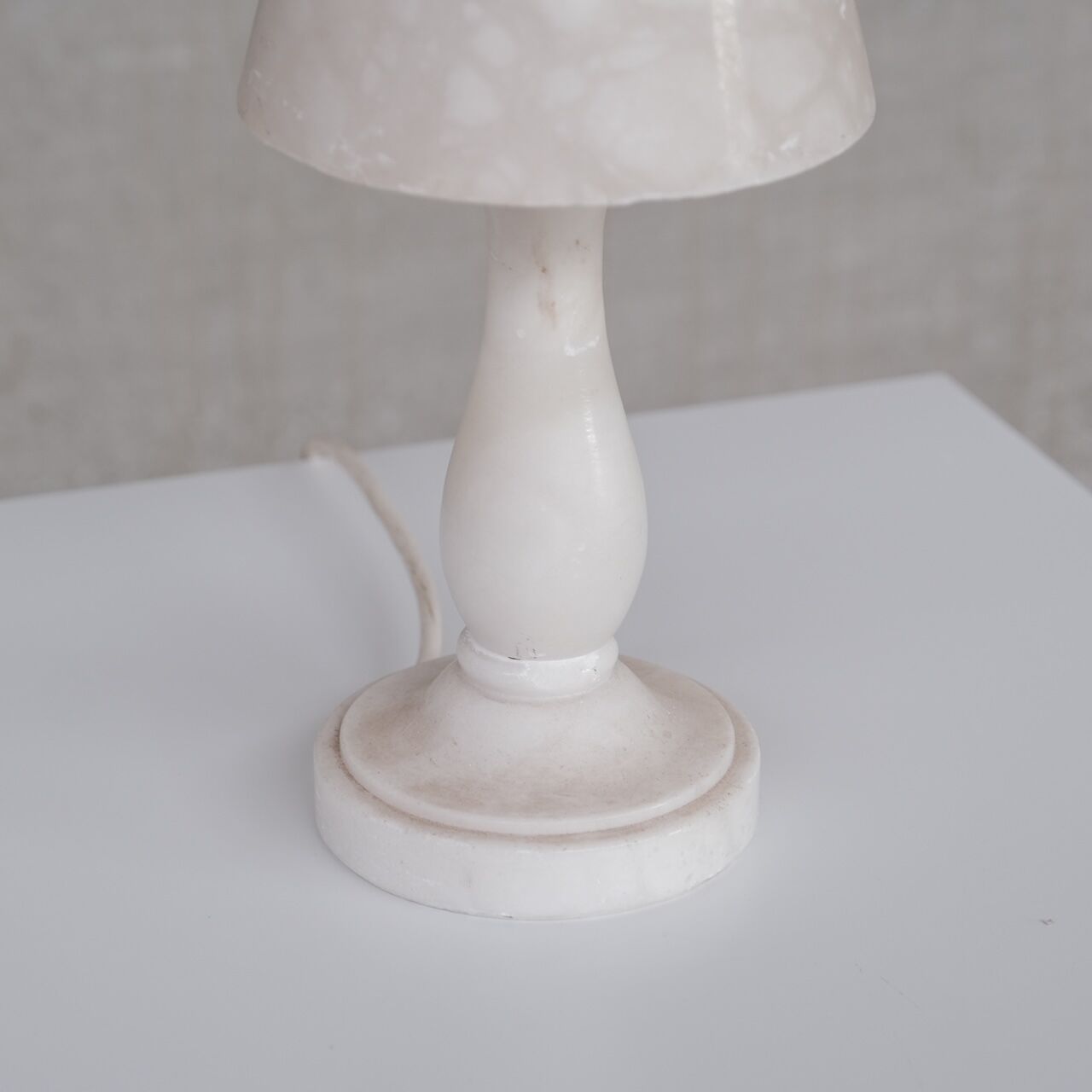 Alabaster french mid-century table lamp