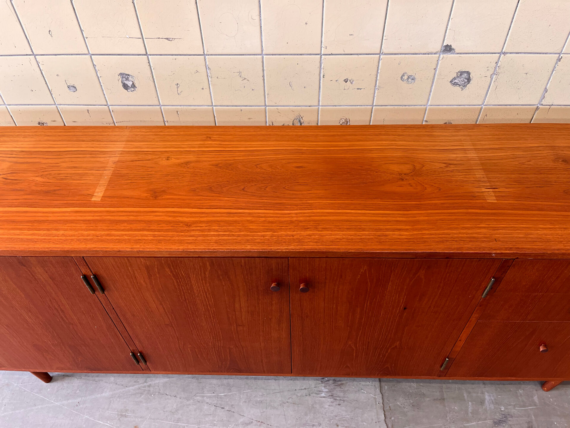 Buffet vintage en placage de teck