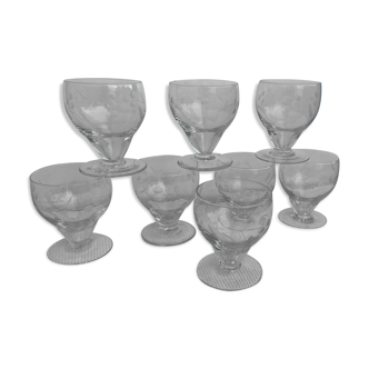 Set of 8 vintage engraved wine glasses 1960