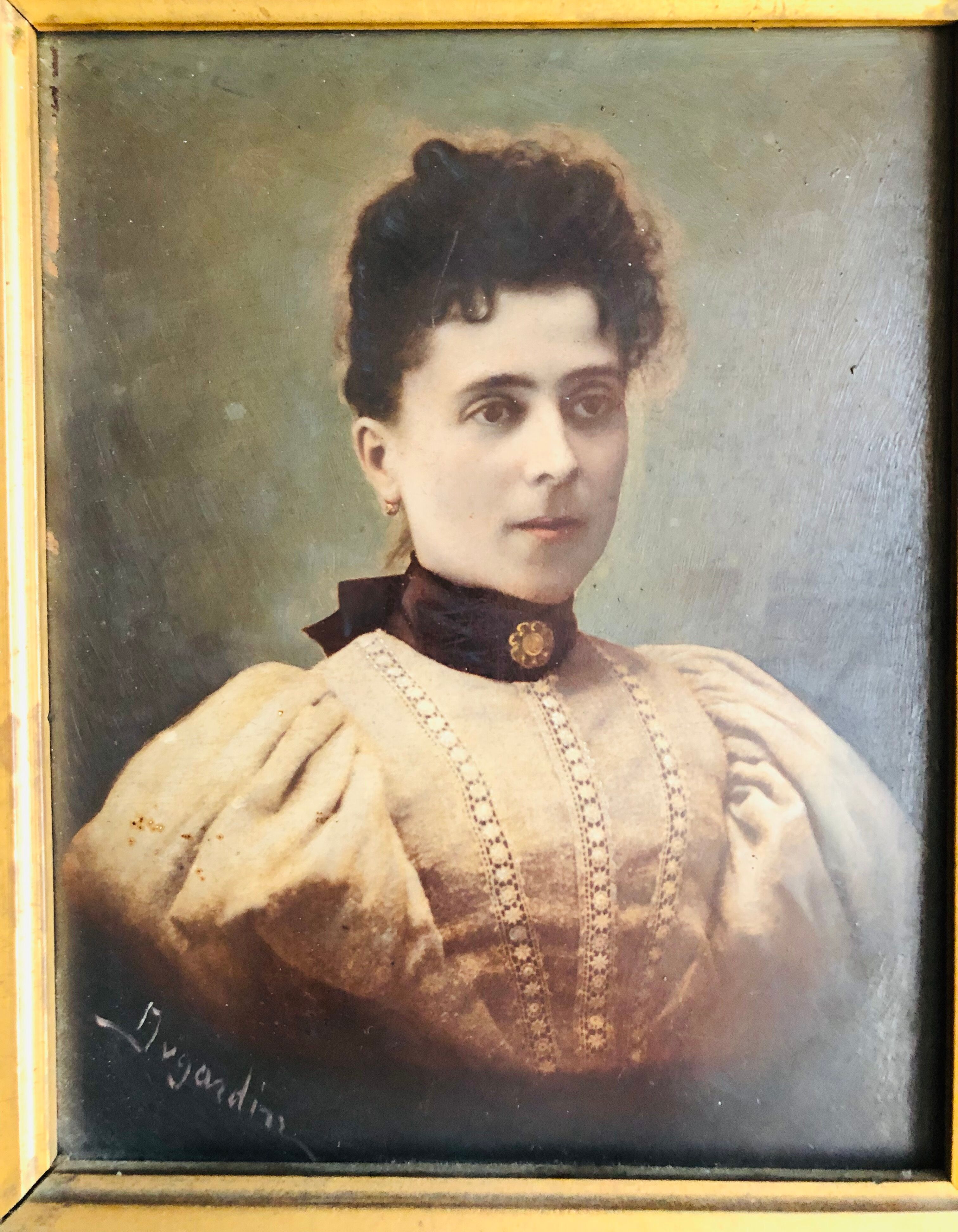 Table: Portrait of a young woman