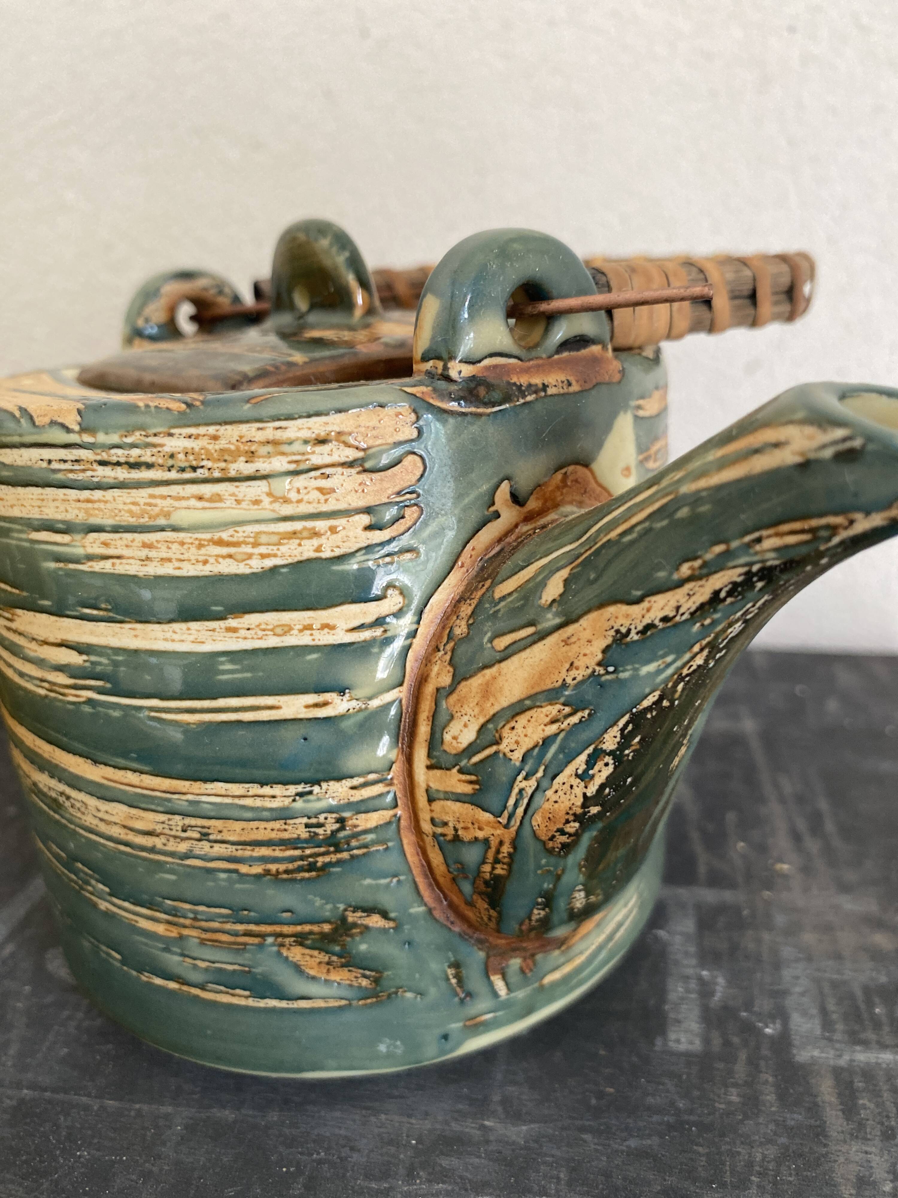 Ceramic teapot