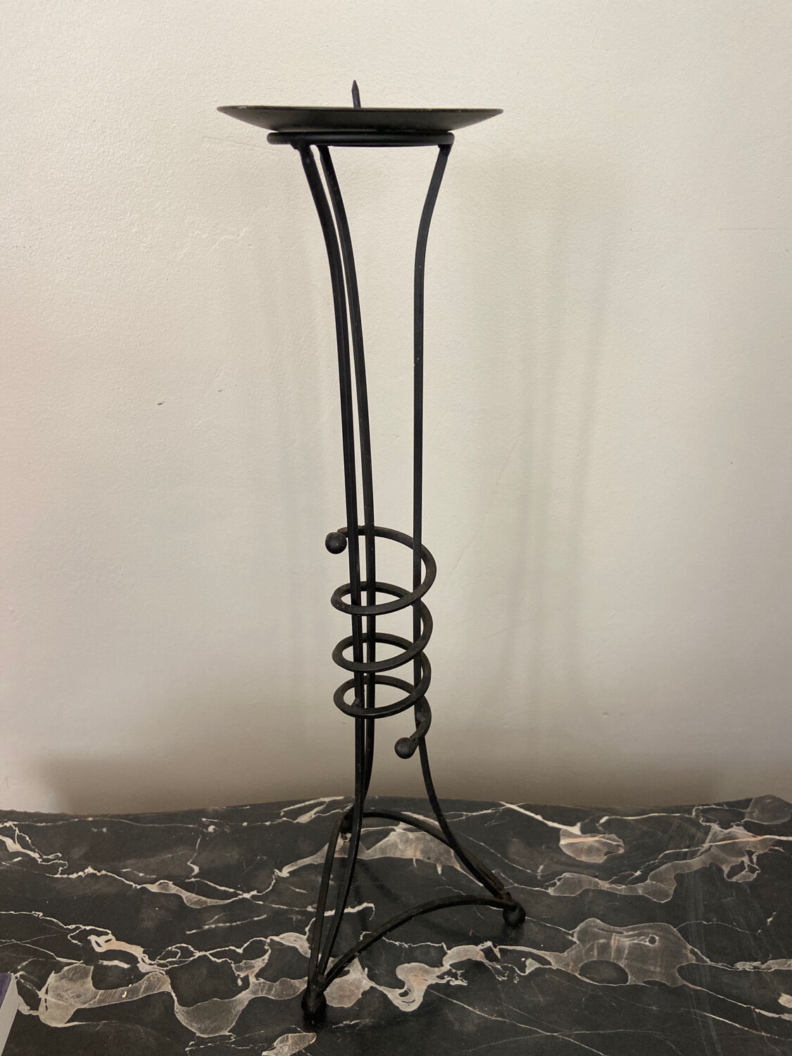 Metal candle holder