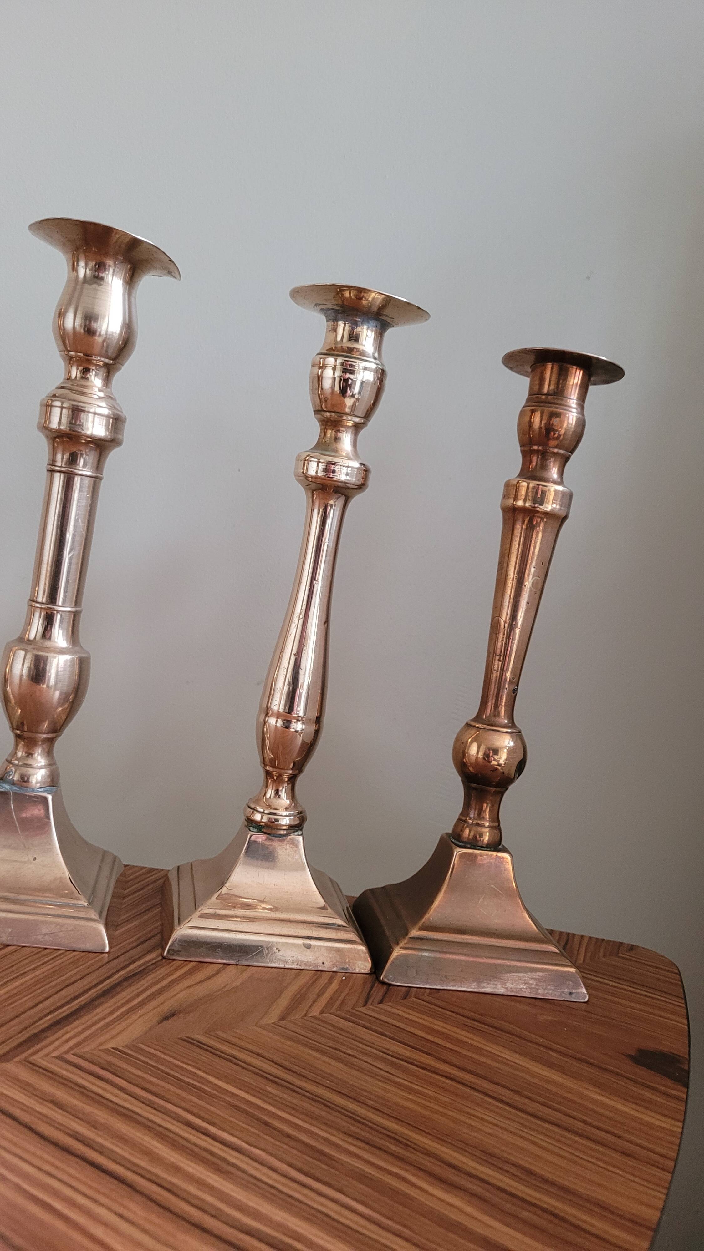 Set of 10 bronze-tinted brass candle holders 01 Pro