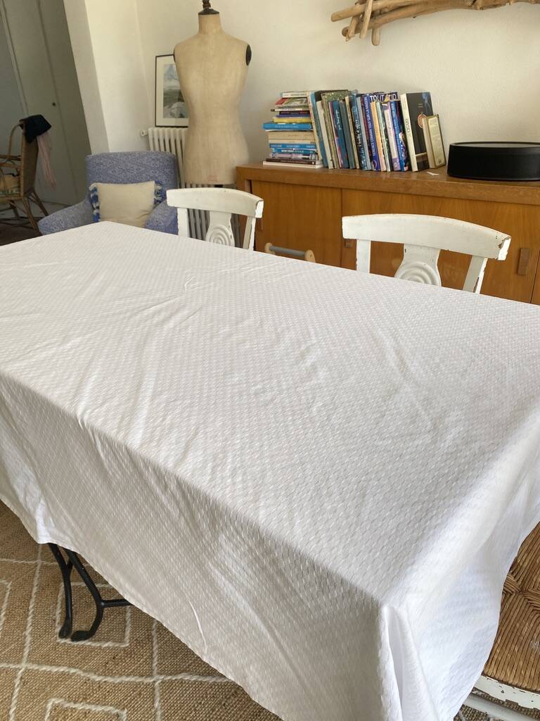 Large damask tablecloth with small squares - 12 place settings - 220x150 cm - cotton