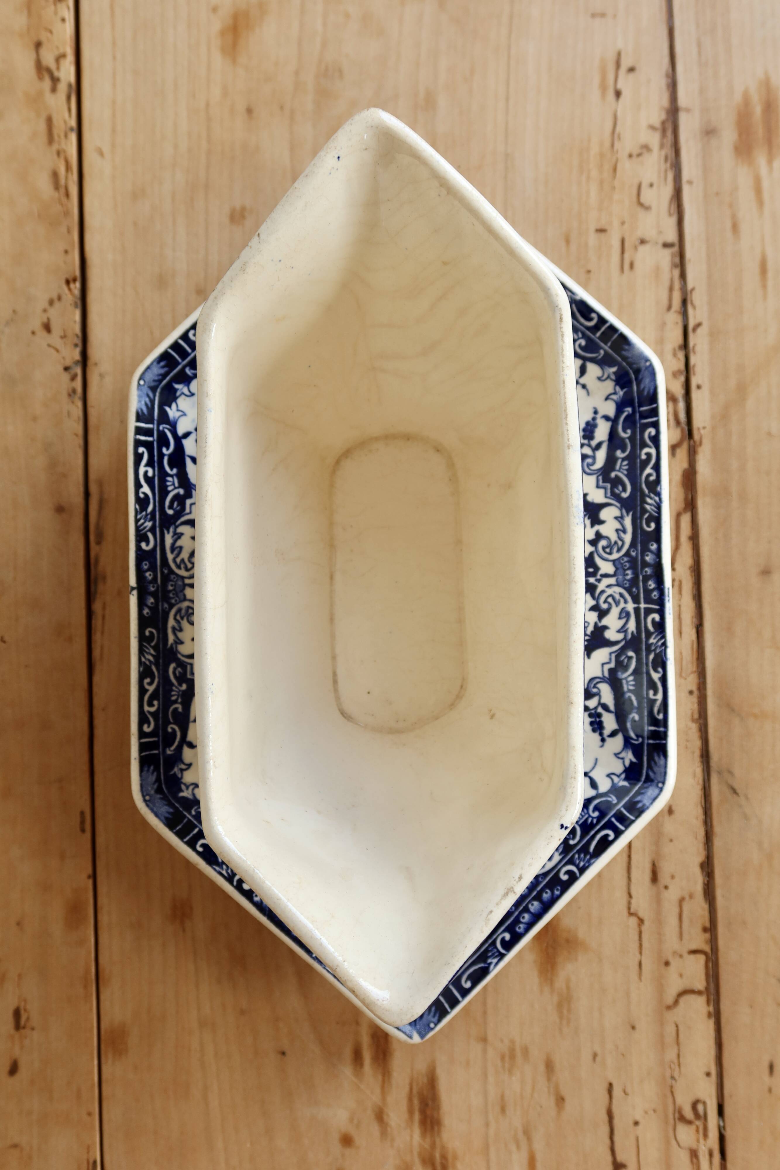 Antique ironstone sauceboat Longchamp model Rouen 19th century