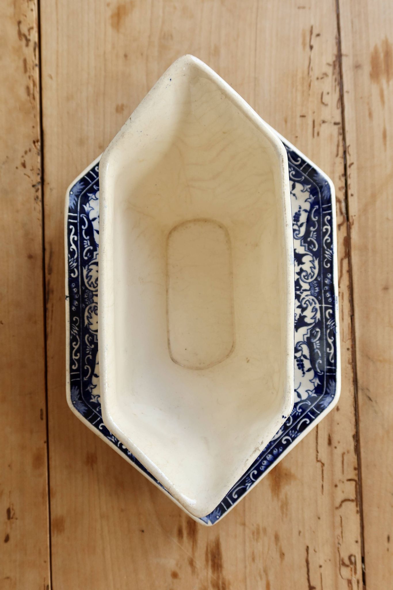 Saucière ancienne terre de fer Longchamp modèle Rouen XIXe