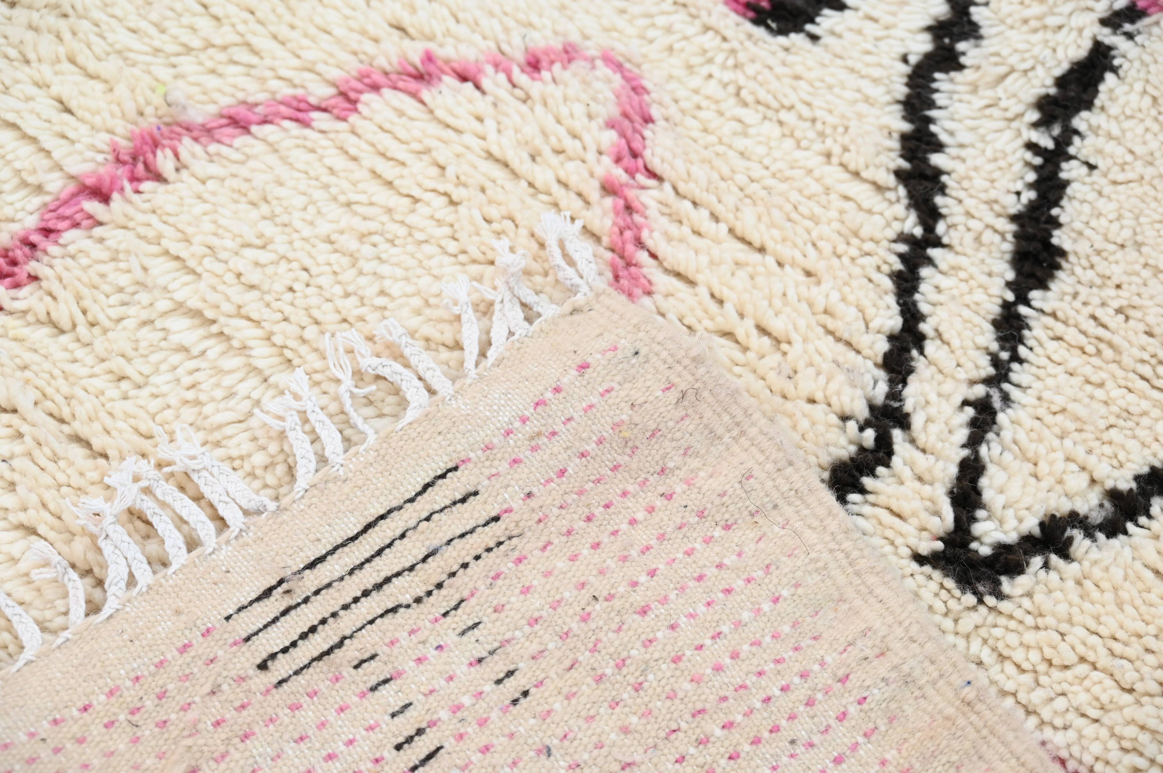 Handwoven coloured wool rug, 155 x 100 cm - P468