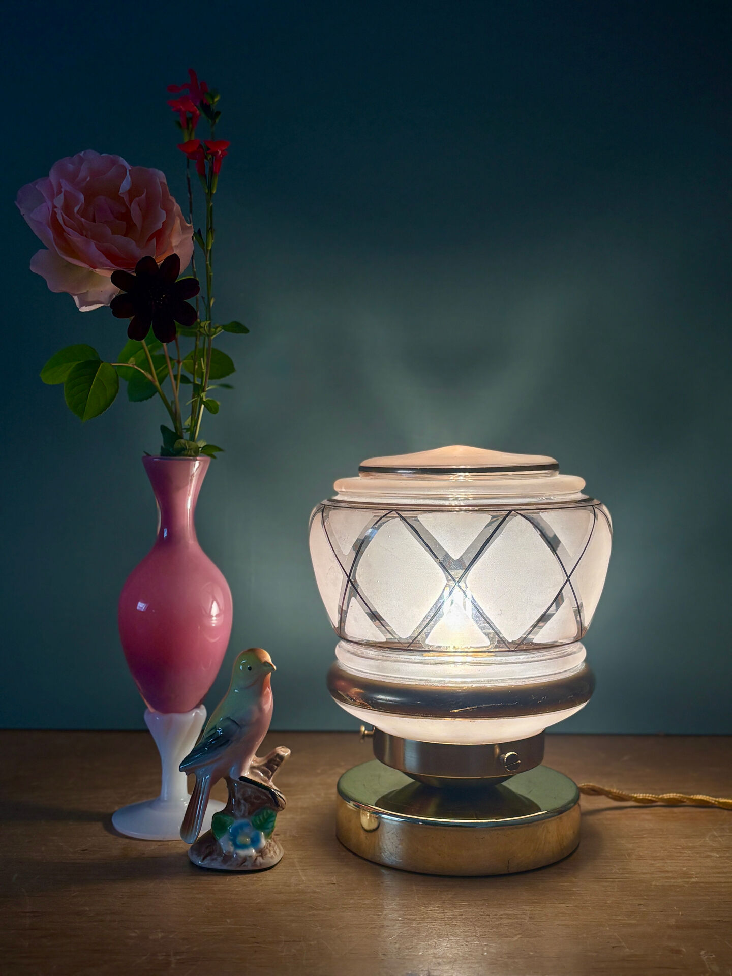 Vintage Art Deco pink and gold glass globe table lamp