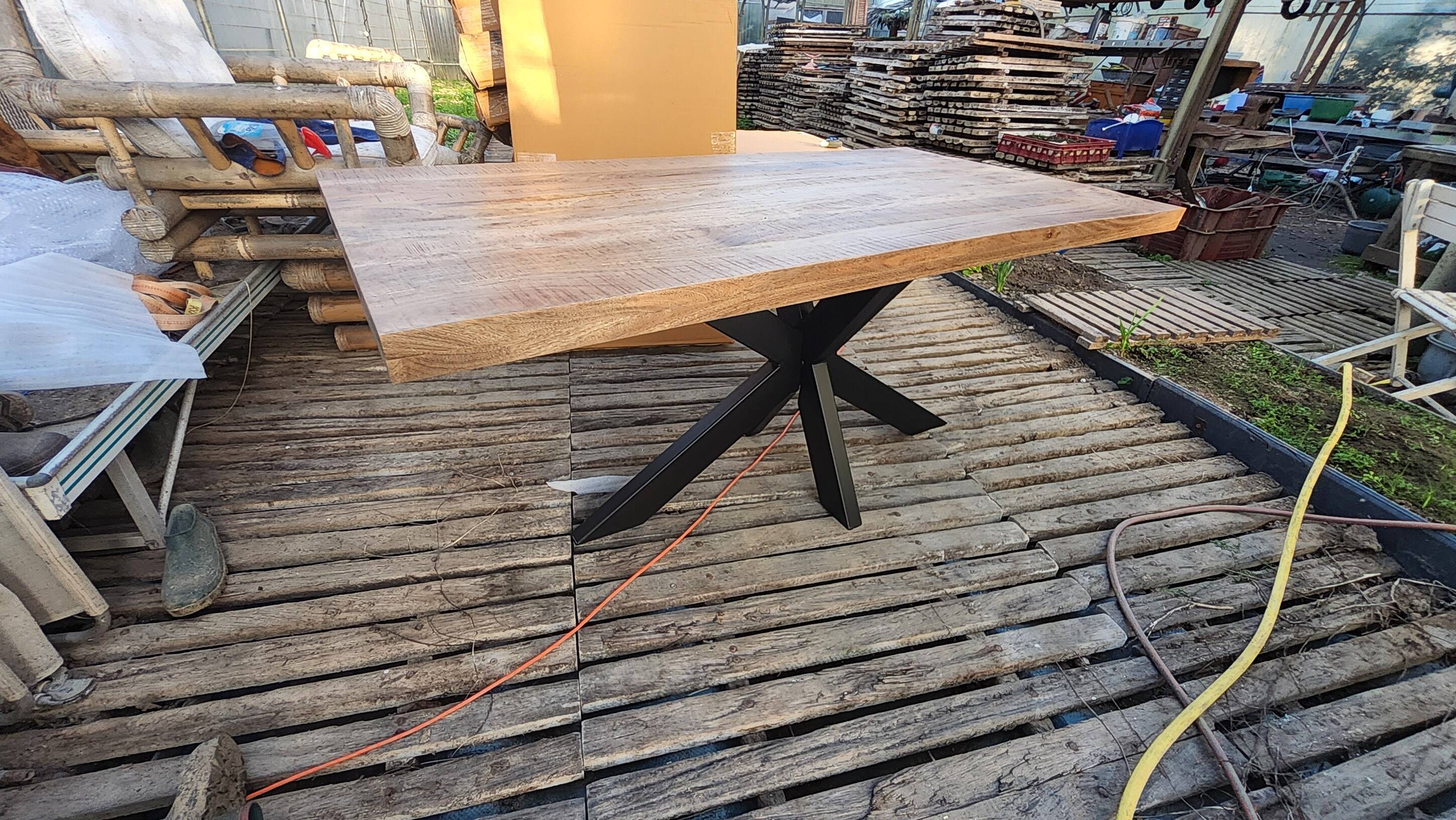 Farm table