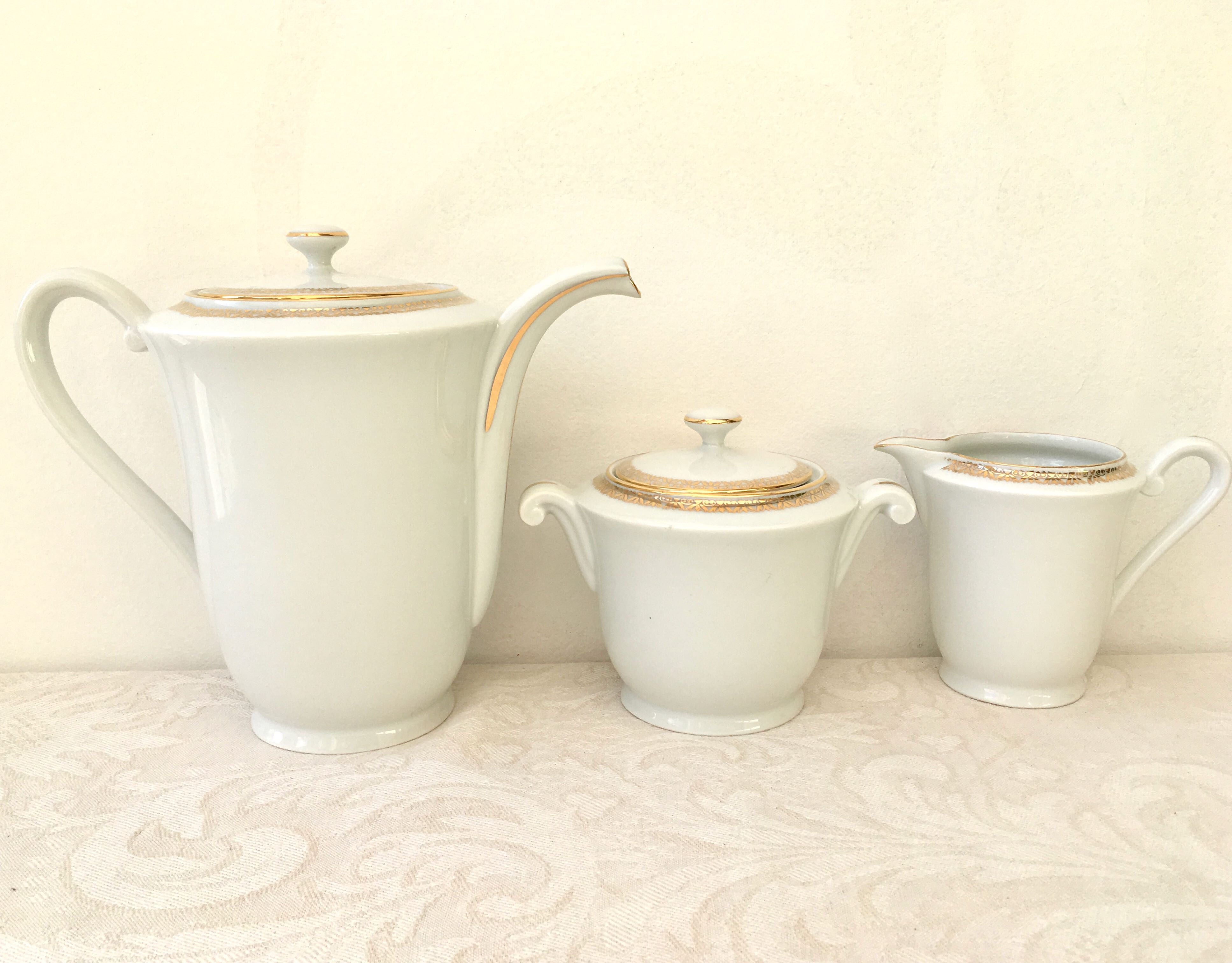 Coffee service for 10 people in Limoges porcelain