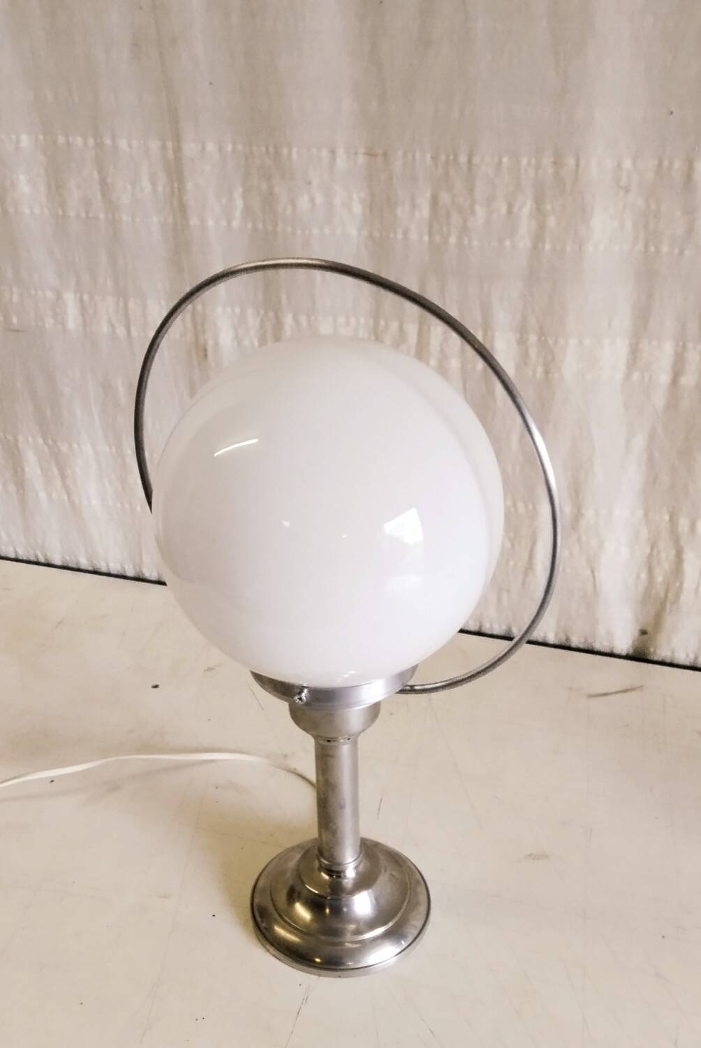 Table lamp in tin and opaline globe - mid 20th century