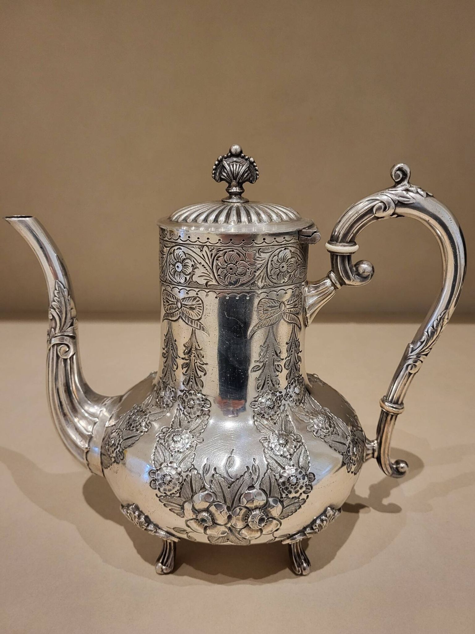 Cafetière ancienne en métal argenté – XIXe siècle