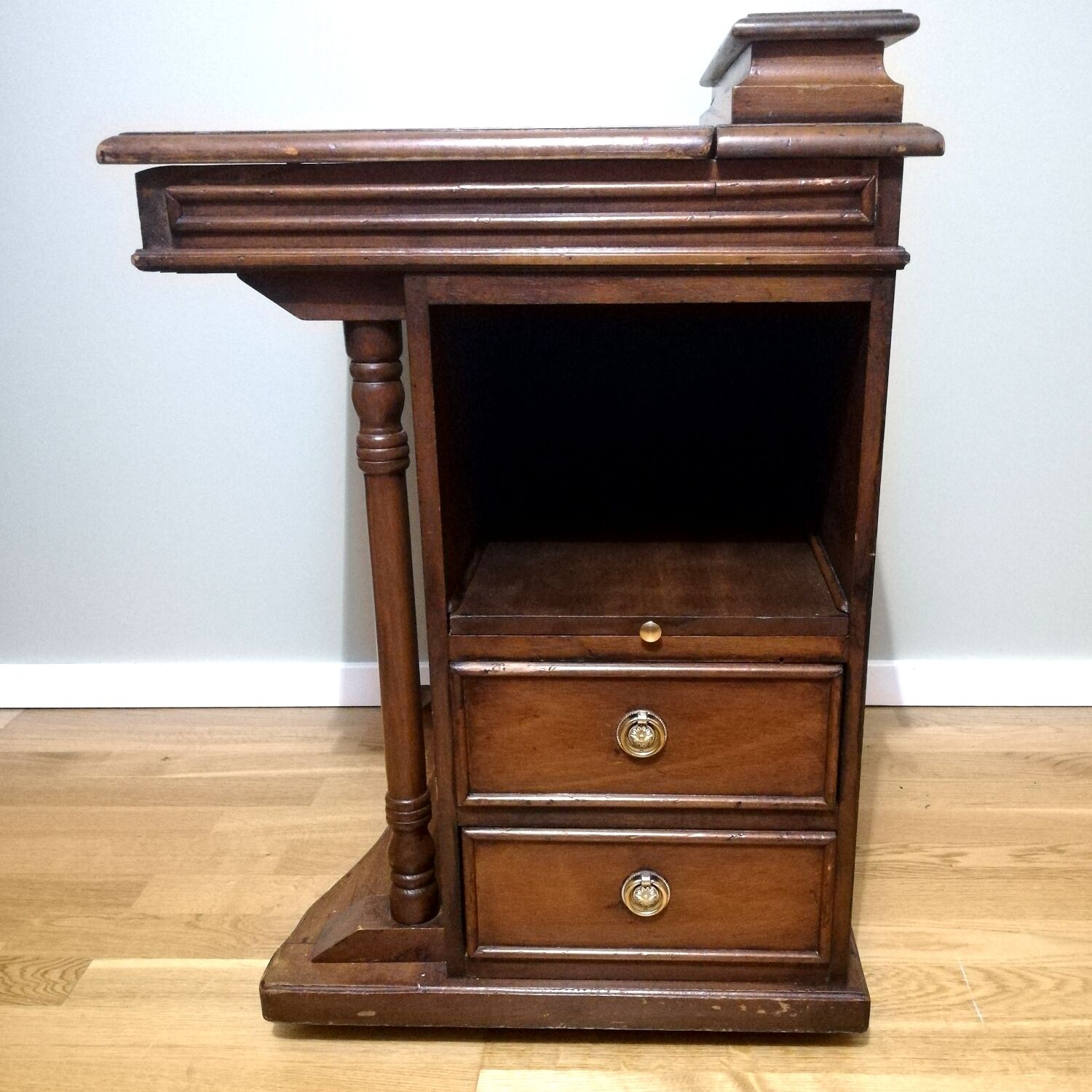 English secretary Davenport