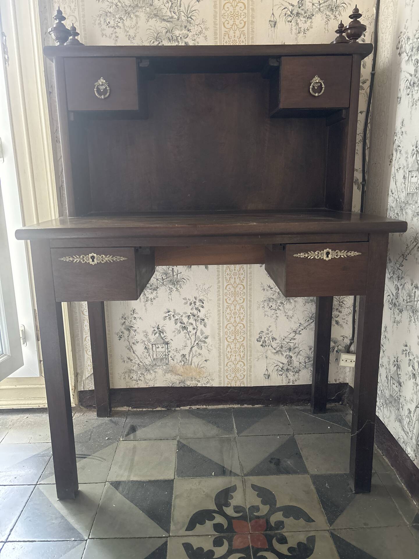 Graduated desk / straight secretary in solid wood