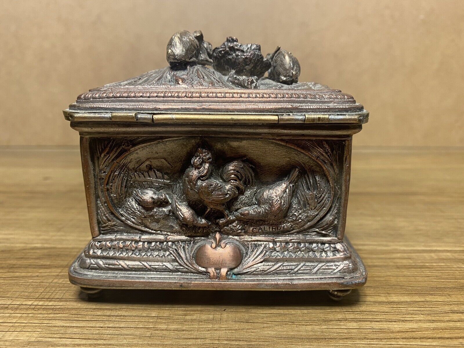 Old signature silver bronze box box, decor hunting scenes