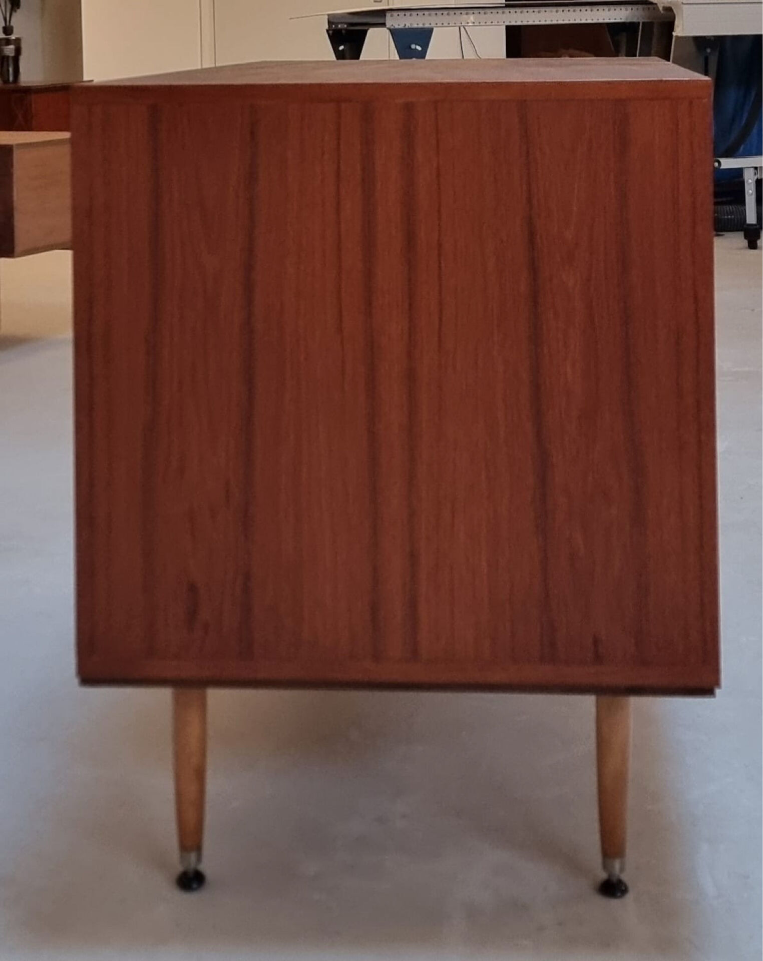 Armoire du milieu du siècle