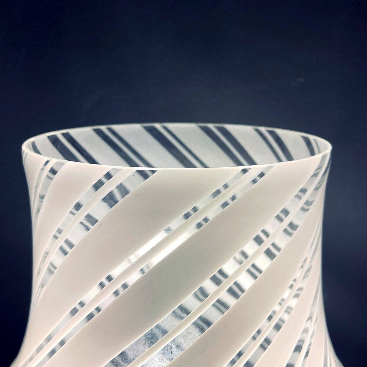 Vintage Italian mushroom table lamp by G.G. Luce for Vetri Murano, 1980s.