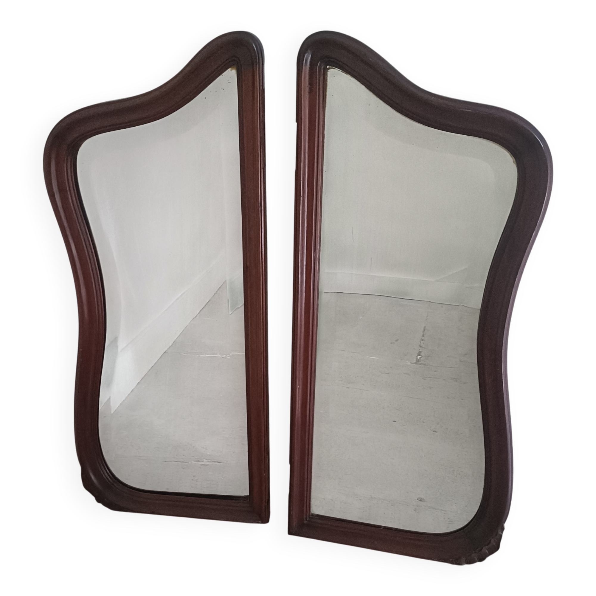 Bevelled mirror diptyque