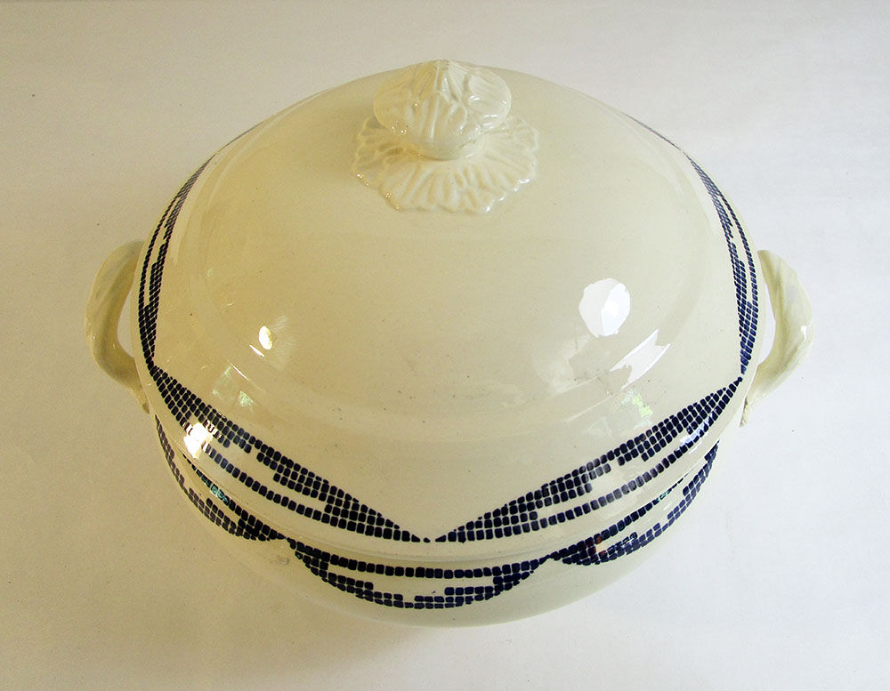 Givors earthenware soup pot