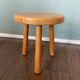 Table d'appoint moderne du milieu du siècle ou tabouret en chêne, années 1960