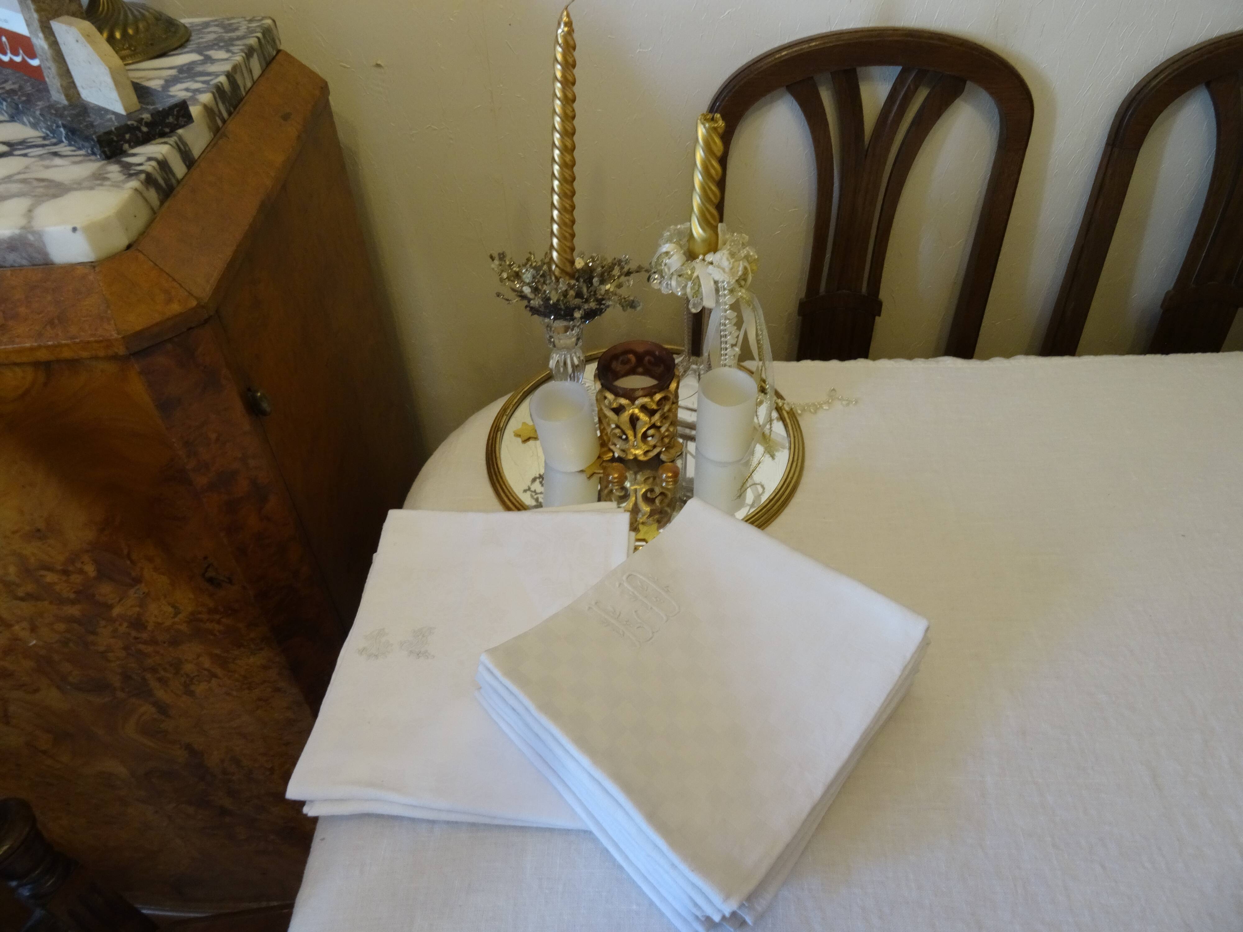 Lot of 7 monogrammed towels LD