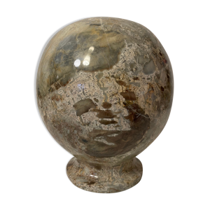 Vase boule en marbre