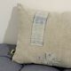 Coussin en toile ancienne style Kilim