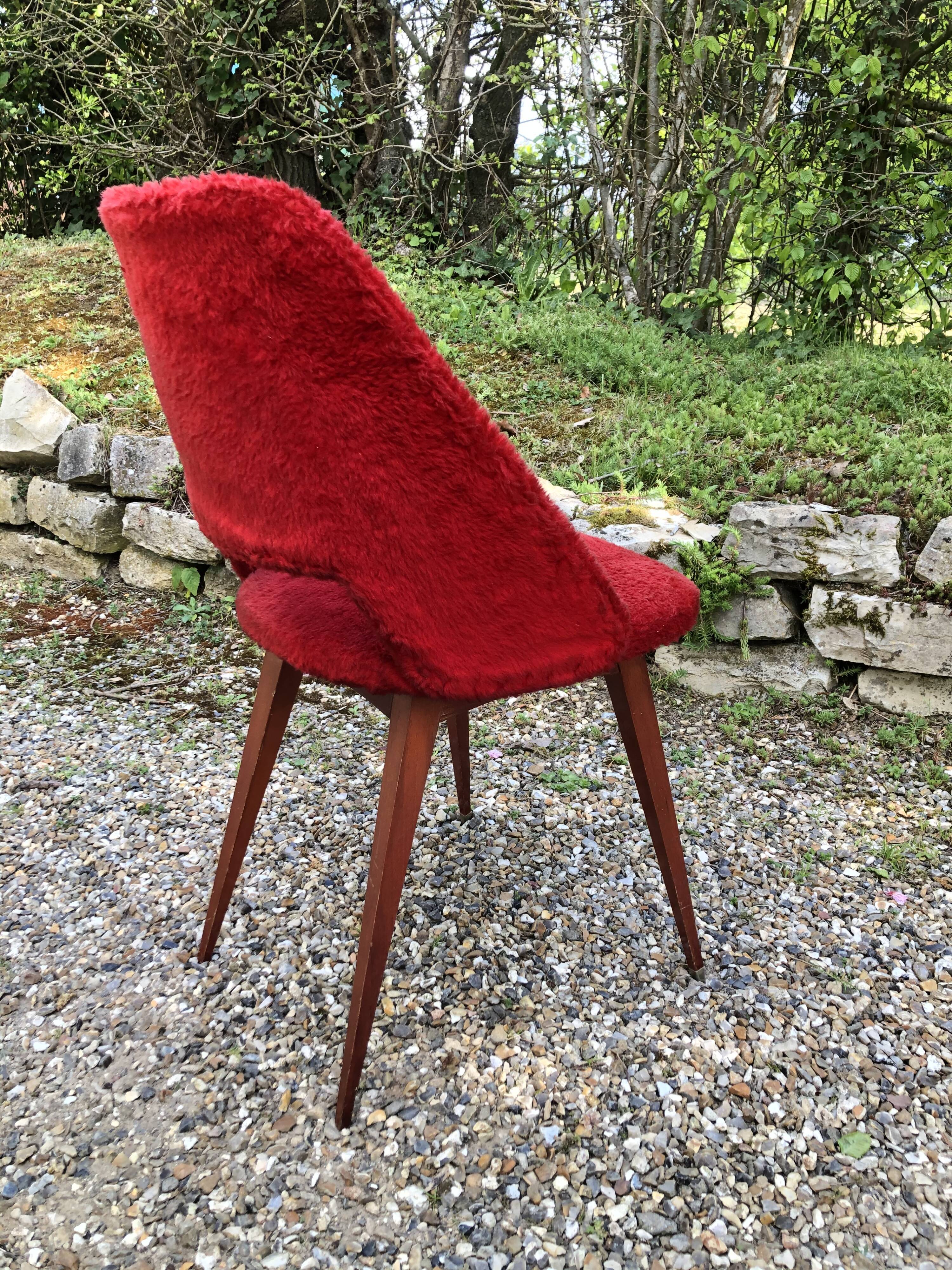 Vintage chair in red moumoute 1960