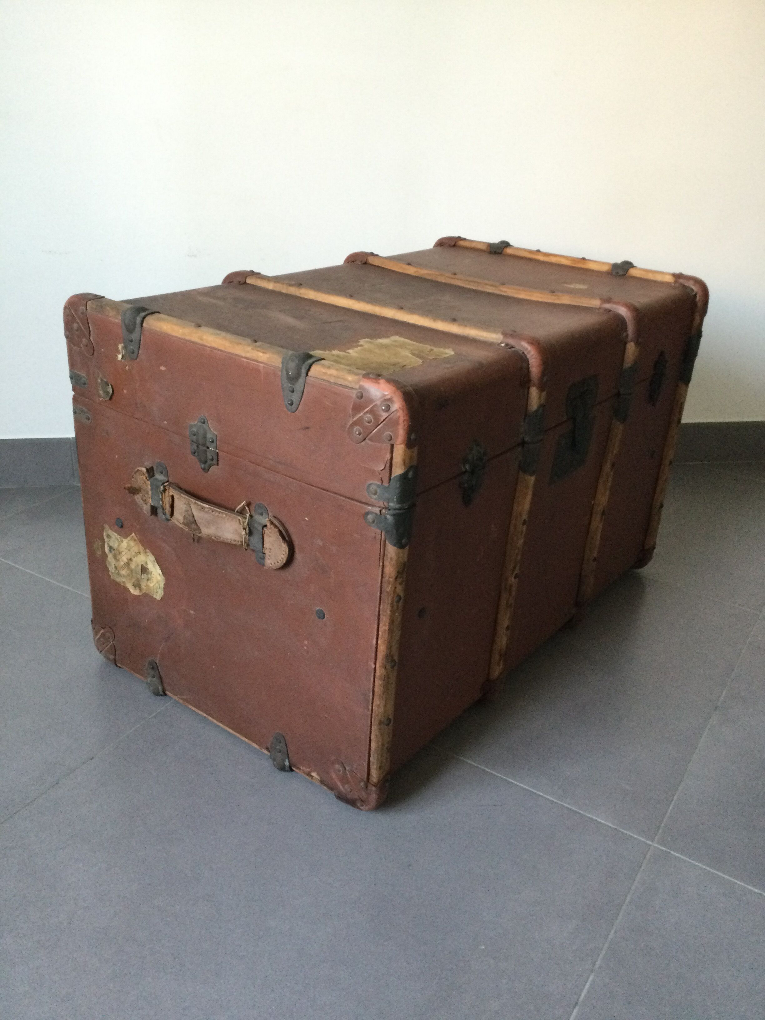 Travel chest