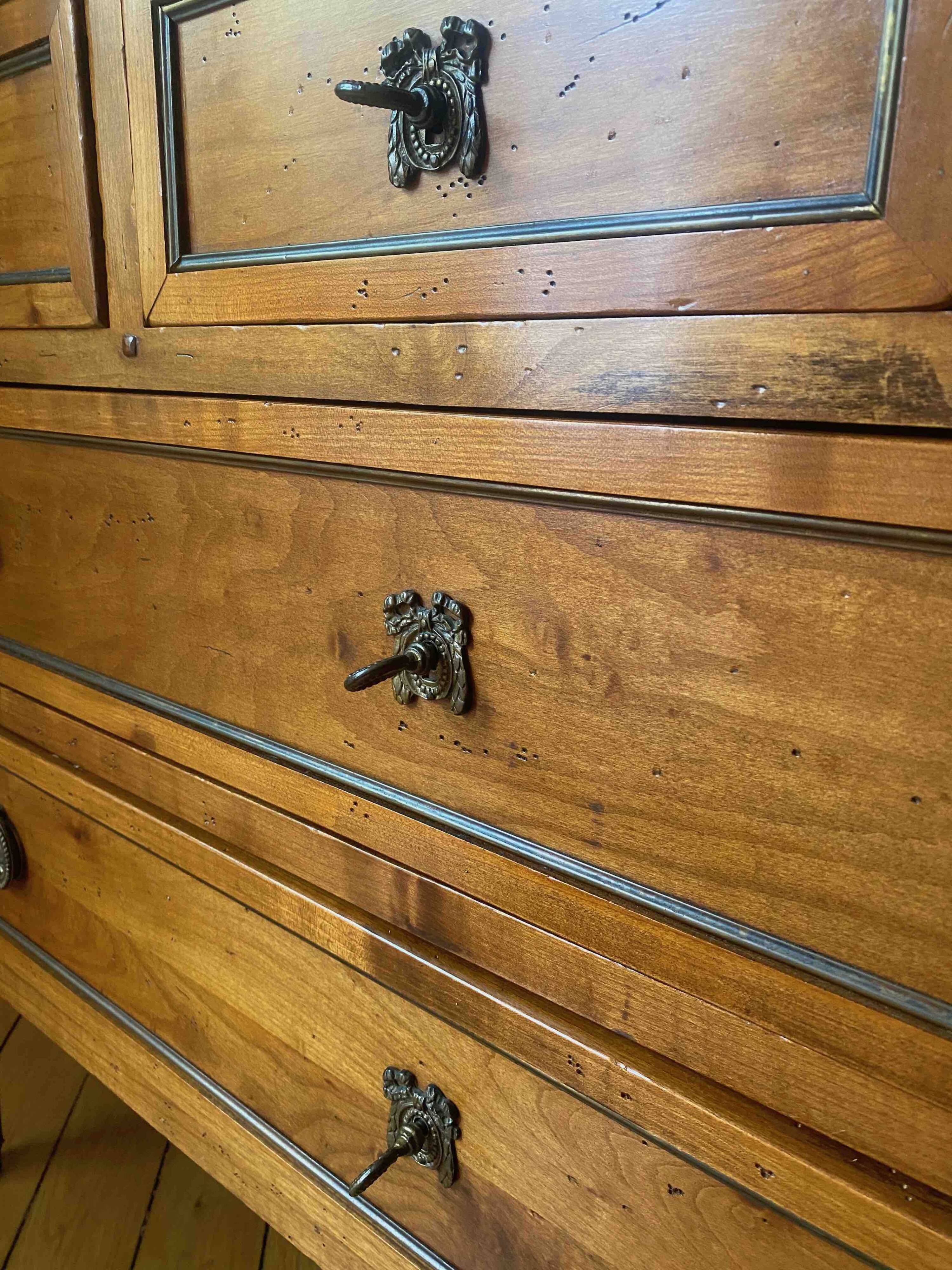 Directory chest of drawers