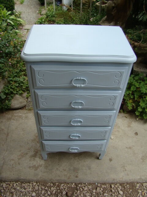 Painted chiffonnier 60