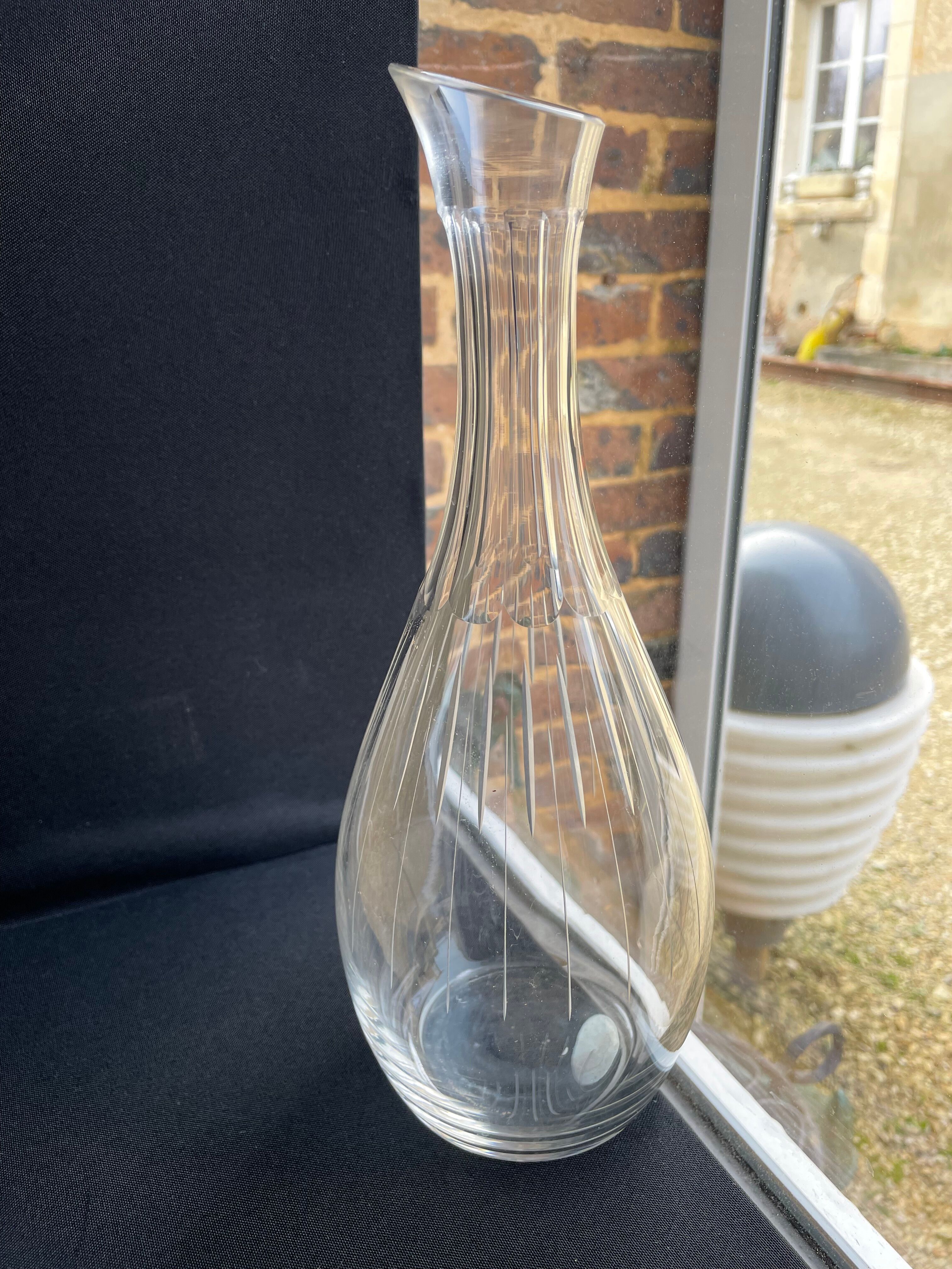 Carafe en cristal soufflé et taillé
